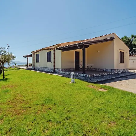 Cute & Pool By Sea Villa
